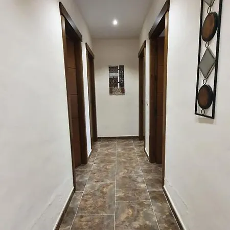 Gonil Dağ evi *