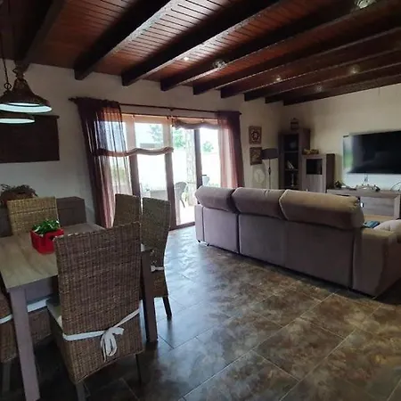Gonil Dağ evi *